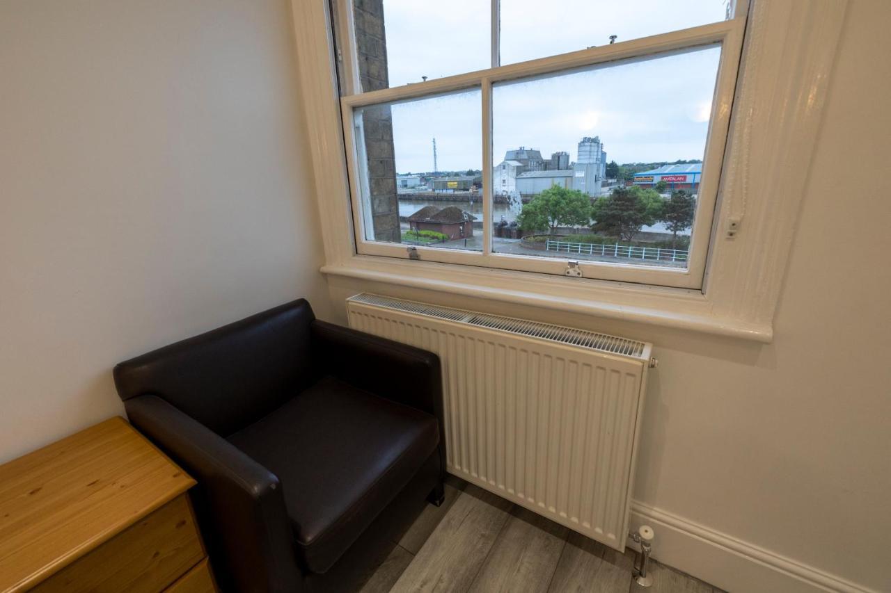 Entire Two Double Bedrooms Flat With River Yare View H6 Great Yarmouth Ngoại thất bức ảnh