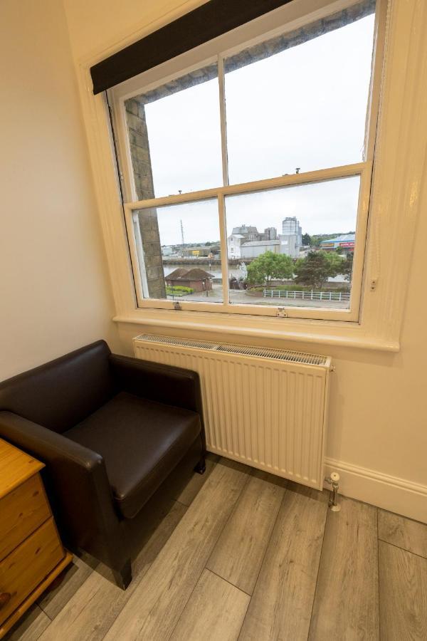 Entire Two Double Bedrooms Flat With River Yare View H6 Great Yarmouth Ngoại thất bức ảnh